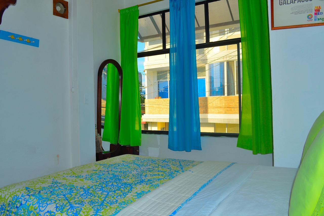 Tintorera Guest House Puerto Ayora  Eksteriør bilde