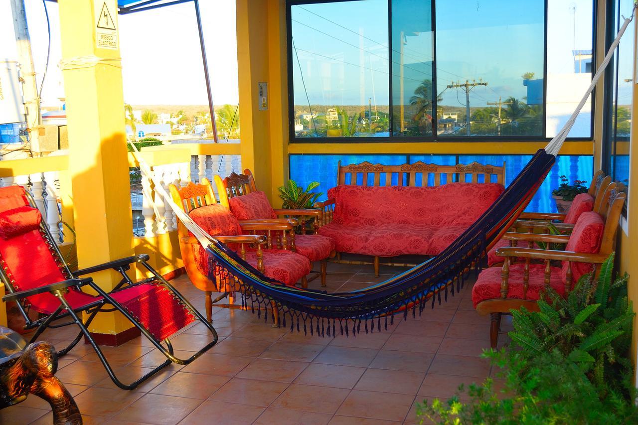Tintorera Guest House Puerto Ayora  Eksteriør bilde